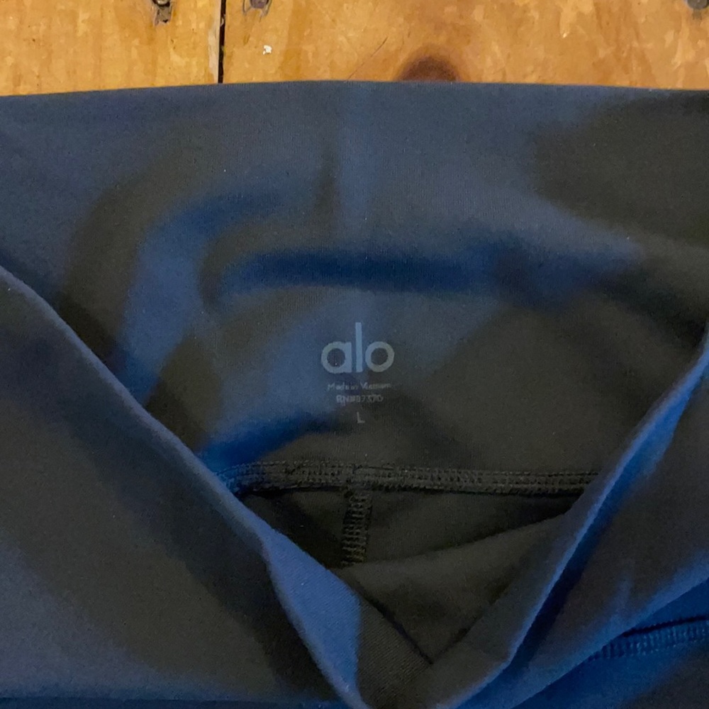 New without tags alo yoga pants